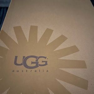 NEW UGG Bailey Button Triplet boot